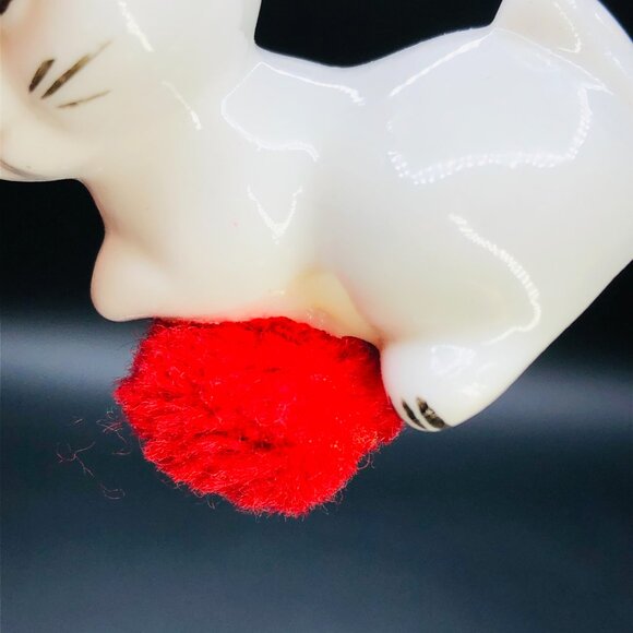 Vintage 80s Kitsch White Cat Figurine Set: Bone China Kitties with Red Pompoms - Picture 10 of 10